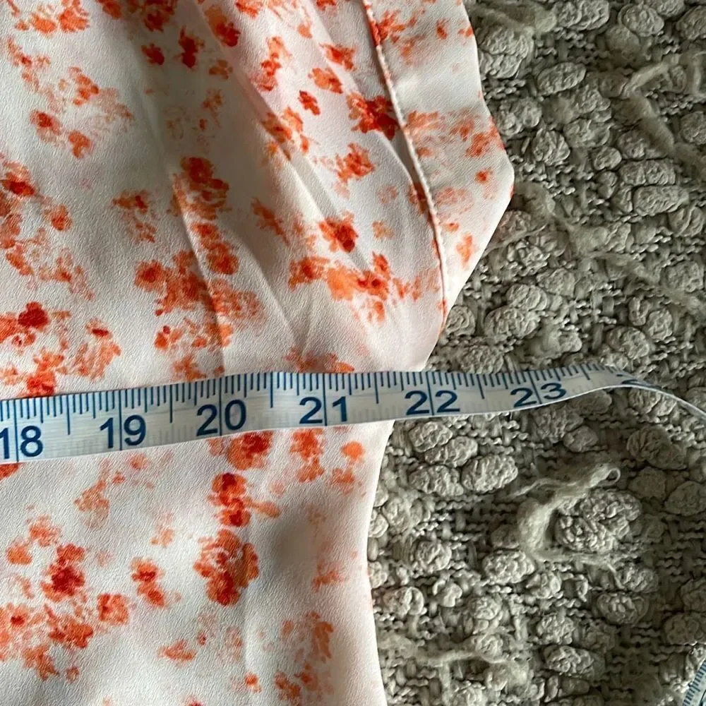 Simply Vera Capped Sleeve Blouse. Size Small. Peach Floral - Picture 7 of 9